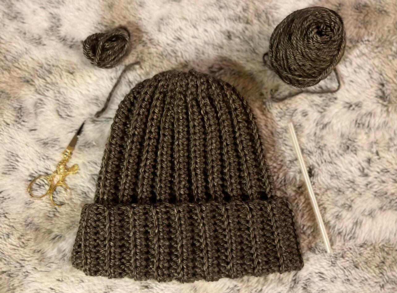 Ribbed Crochet Beanie/Slouchy hat | Beginner Friendly Crochet | DIY Crochet Hat